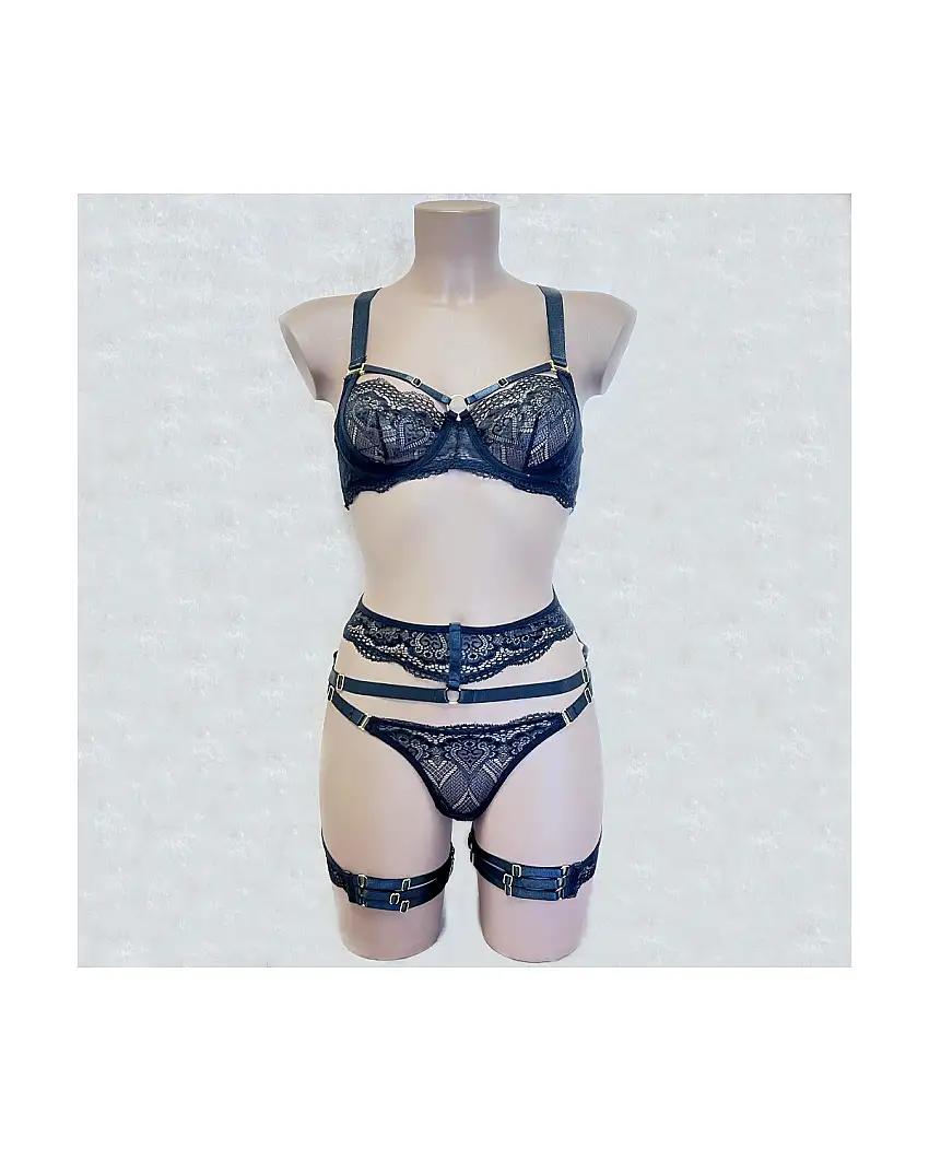 Soutien-Gorge et Porte-Jarretelles avec String Intégré et Jarretières
